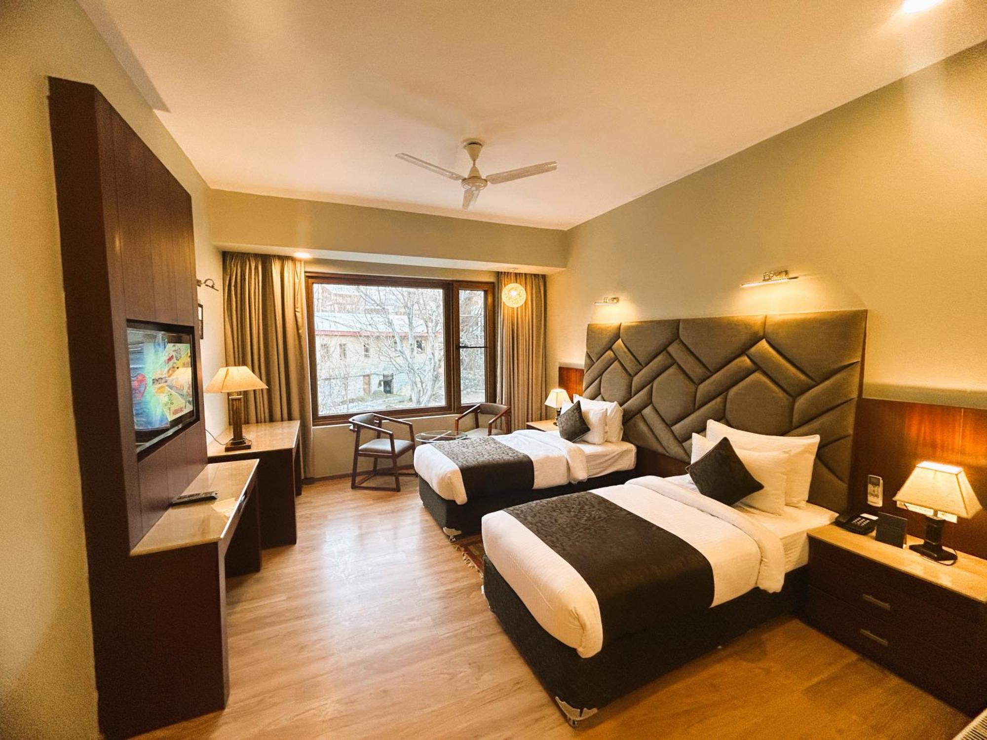 Hotel The 卡尔吉尔 外观 照片