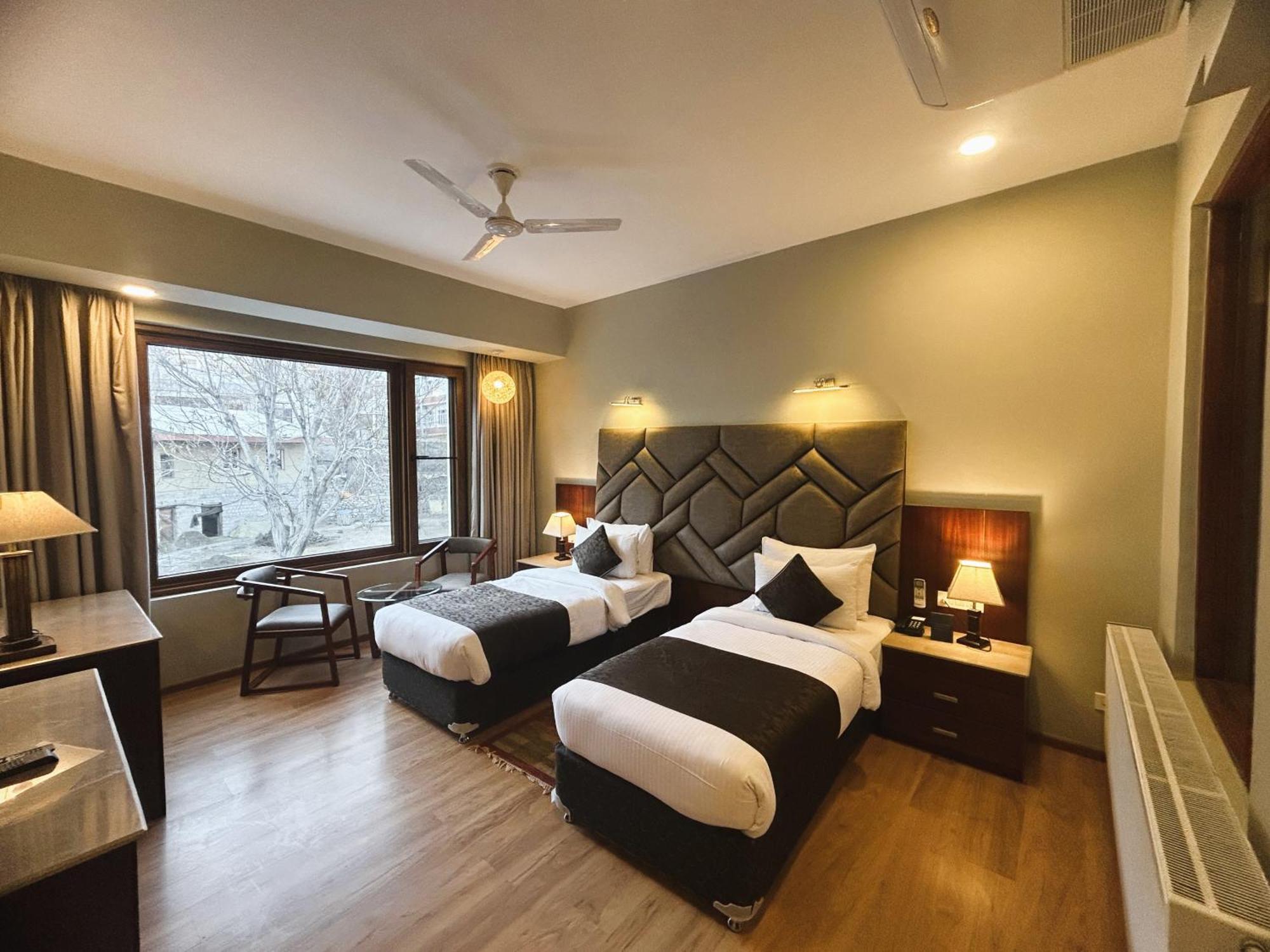 Hotel The 卡尔吉尔 外观 照片